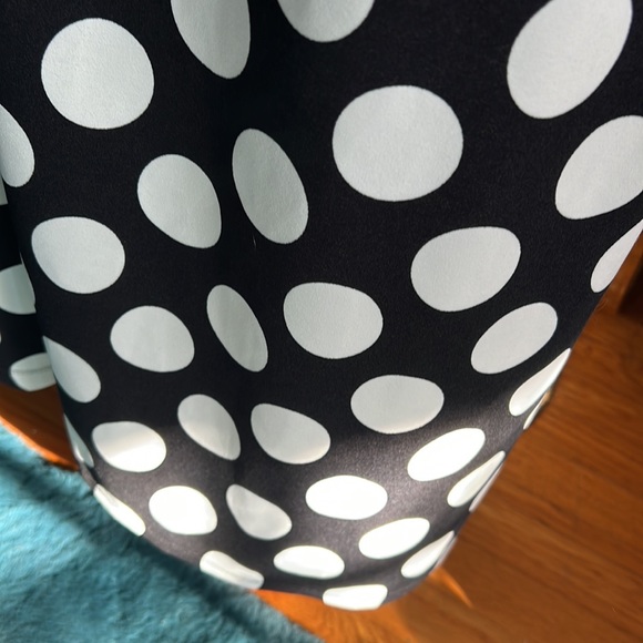 Wrap pant in black and white dot print - Picture 3 of 5